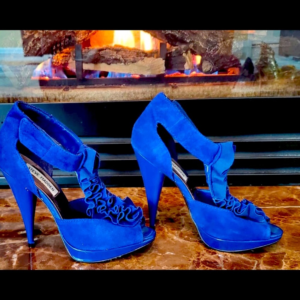 Steve Madden Blue Suede Sandals